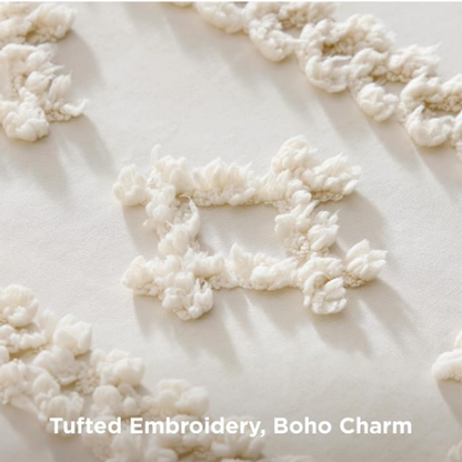 The Willow Tufted Comforter