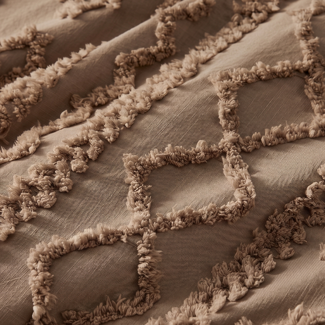 The Willow Tufted Comforter