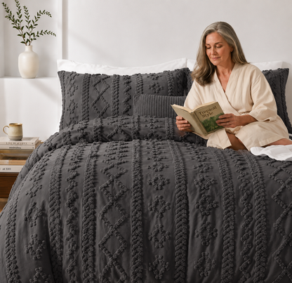 The Willow Tufted Comforter