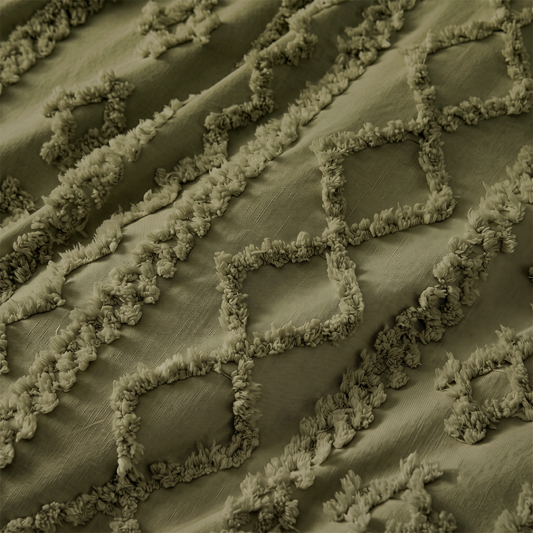 The Willow Tufted Comforter