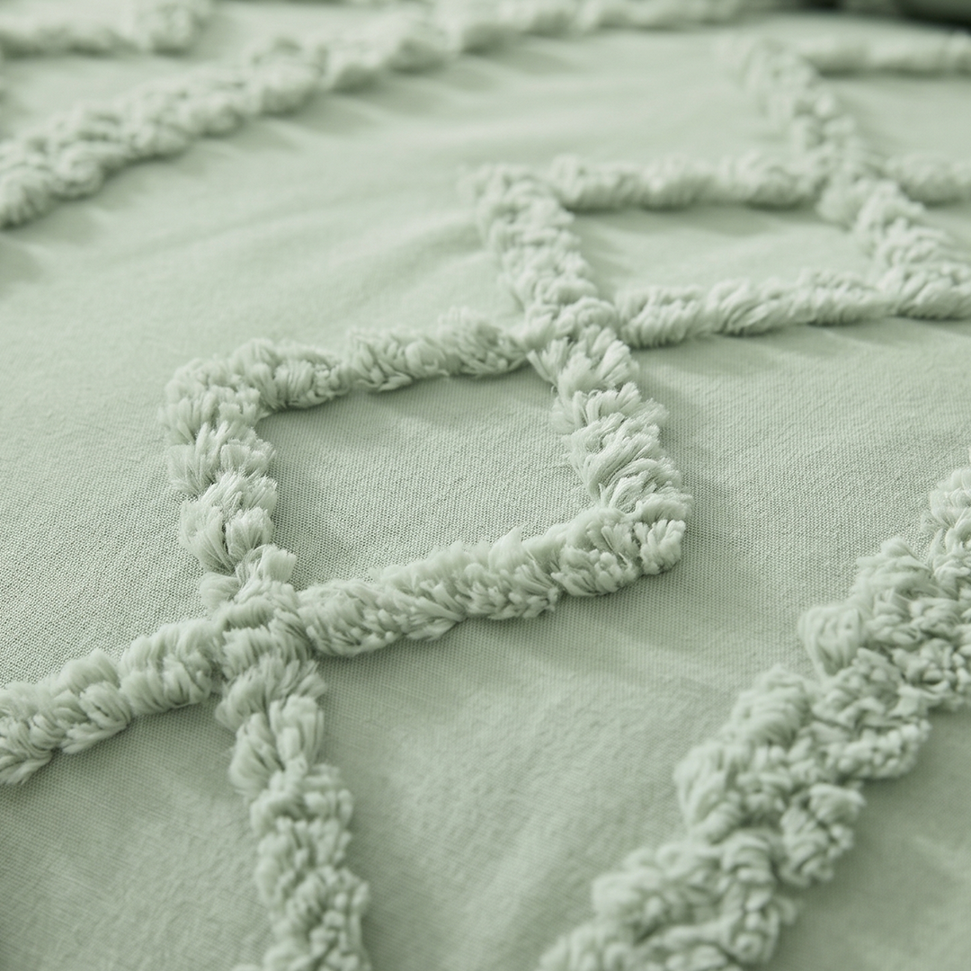 The Willow Tufted Comforter